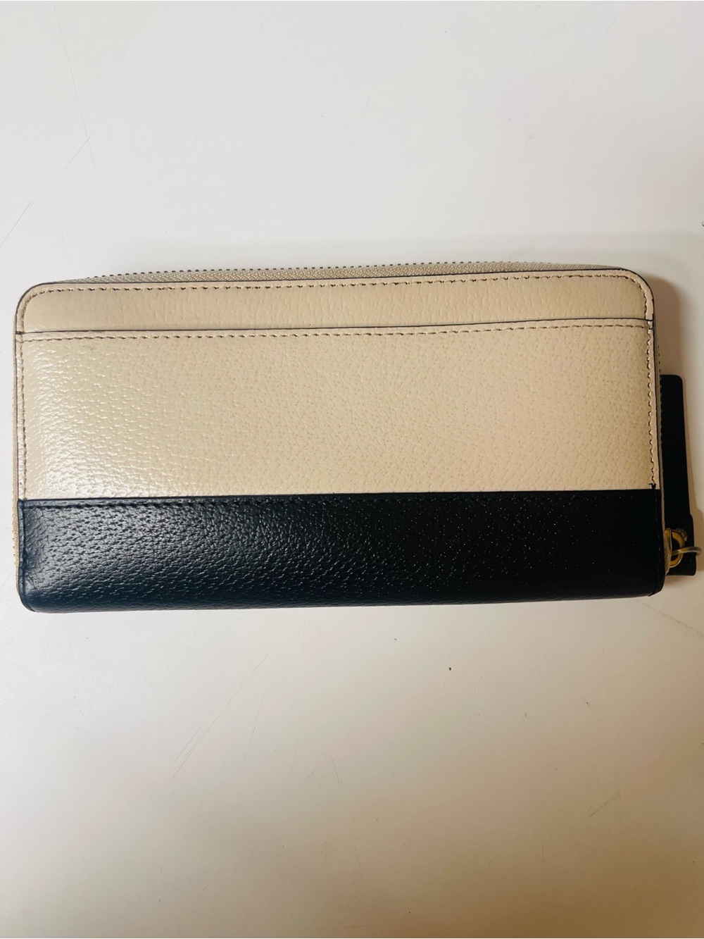 kate spade Two-Tone Cream and Black Zip Wallet - Picture 2 of 8